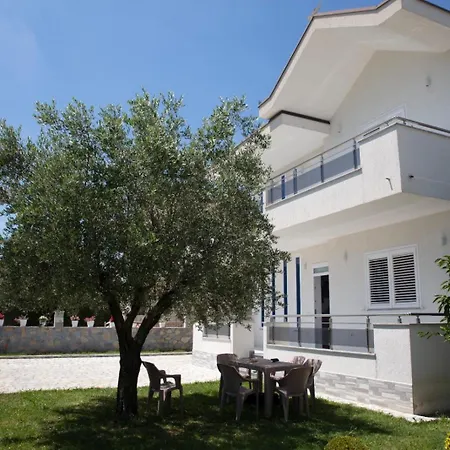 Miri House Domje