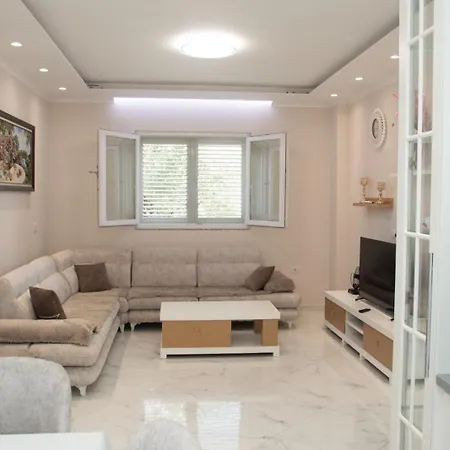 וילה Miri House *